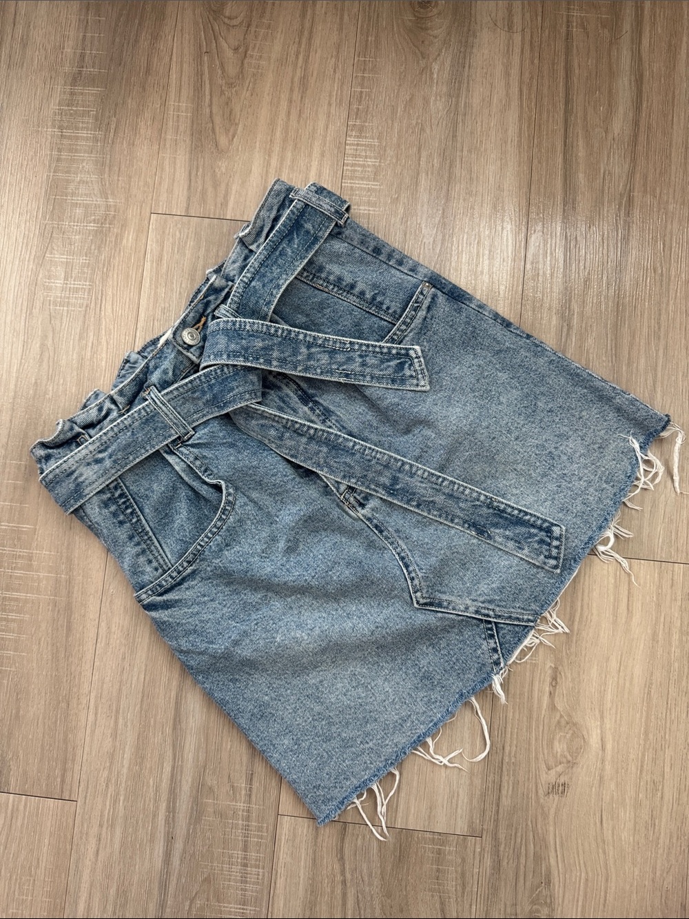 FREE PEOPLE East Of Eden Light Wash High Rise
Denim Skirt, 26
